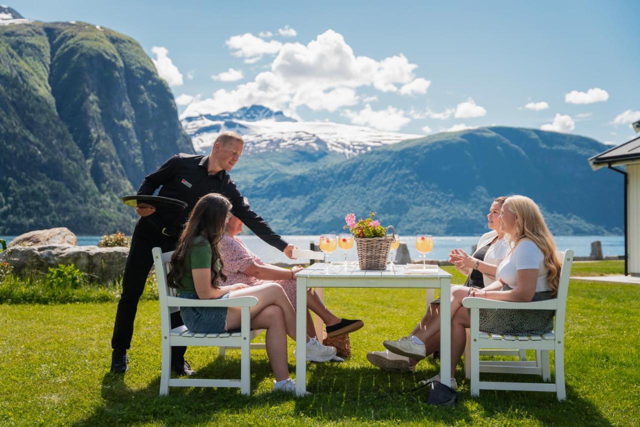 Valldal Fjordhotell - By Classic Norway Hotels מראה חיצוני תמונה